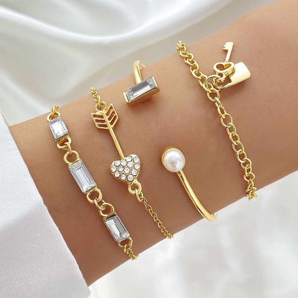 Cross border source alloy key lock pendant bracelet