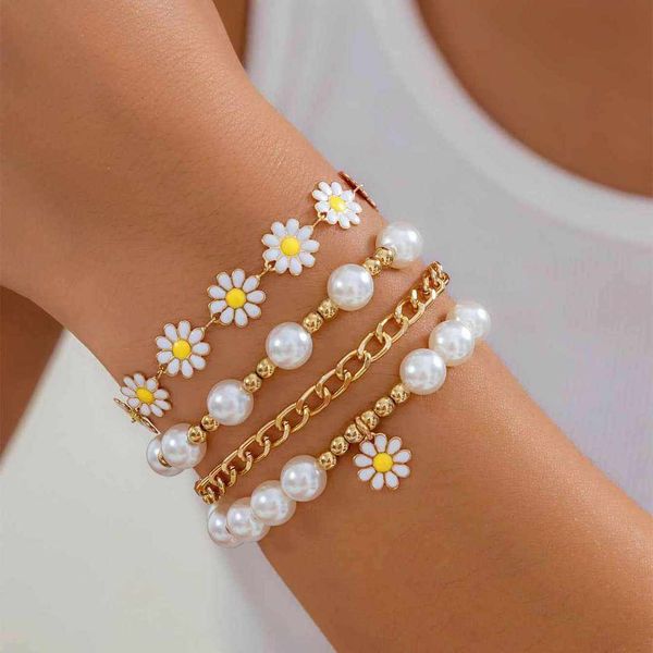 4 pcs Daisy bracelet