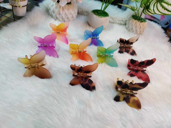 Butterfly clip