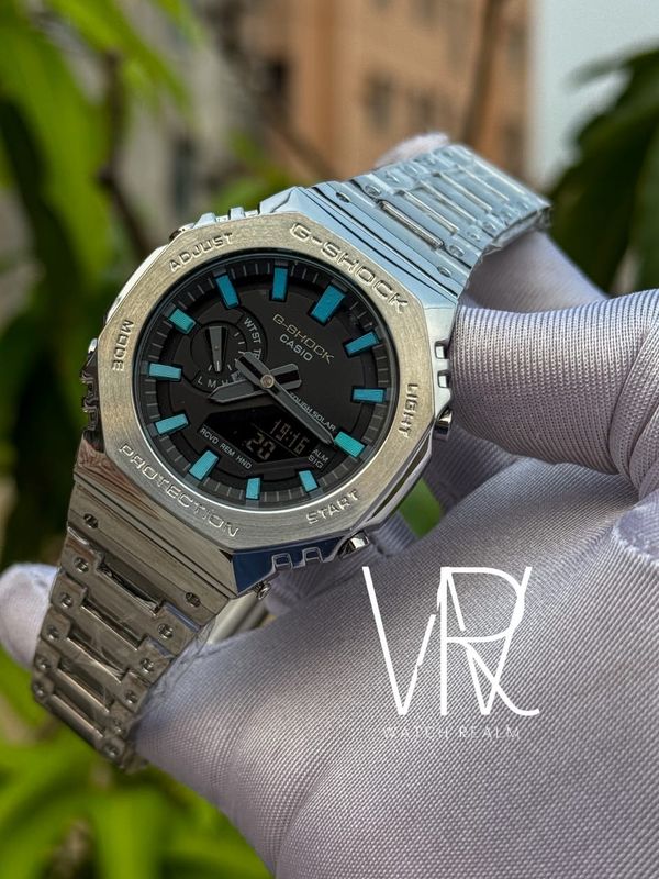 GSHOCK GA2100 SILVER CHAIN,BLACK DIAL,BLUE DIGITS
