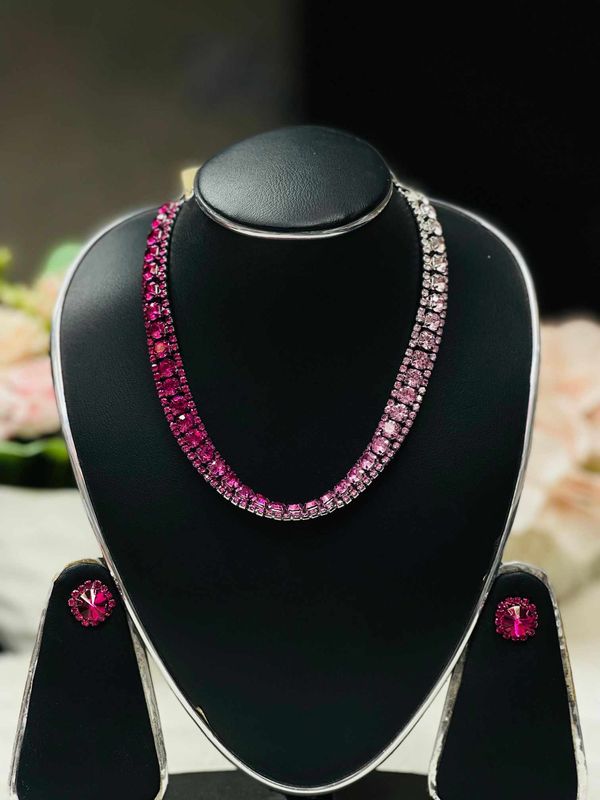 Beautiful colourful Stone Set Redish d2