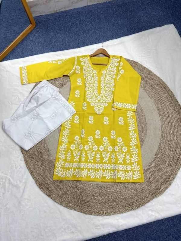 চিকানকারি কুর্তি টু-পিস সেট (কুর্তি + পায়জামা)