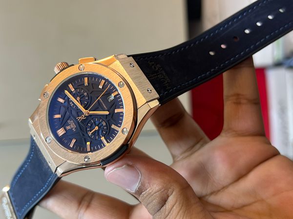 HUBLOT BELT SPIDER BLUE DIAL ROSE GOLD CASE BLUE BELT VELVET TEXTURE