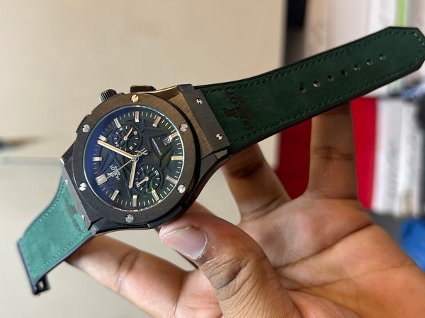 HUBLOT BELT SPIDER GREEN DIAL BLACK CASE GREEN BELT VELVET TEXTURE