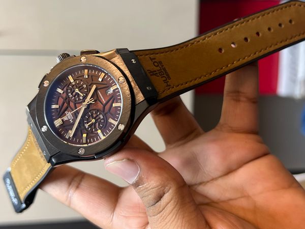 HUBLOT BELT SPIDER BROWN DIAL BLACK CASE MUSTARD BELT VELVET TEXTURE