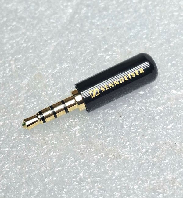 3.5mm Male audio jack