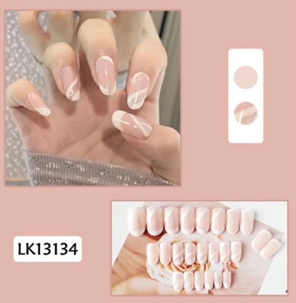 24 pieces fake nail set