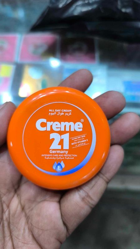 creme 21 moisturizer cream 50 gm