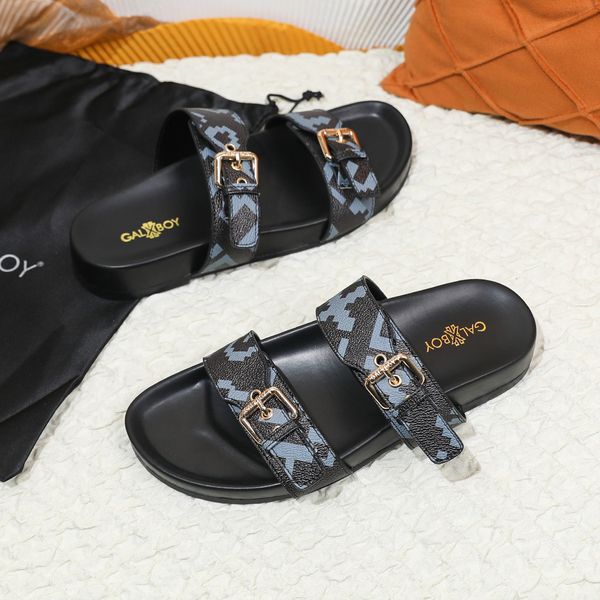 New thick-soled slippers