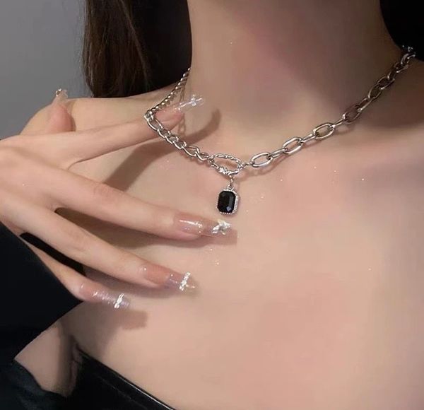 Black stone necklace 🖤 ( silver )