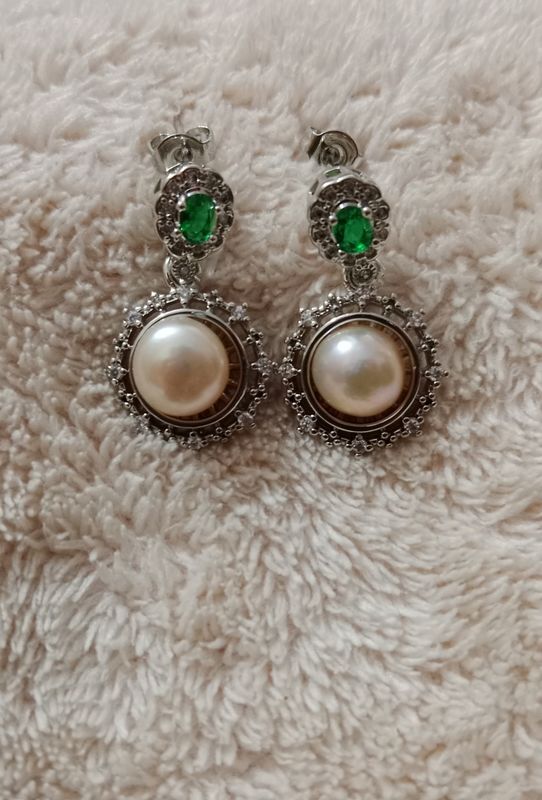 Pearl Ear Ring