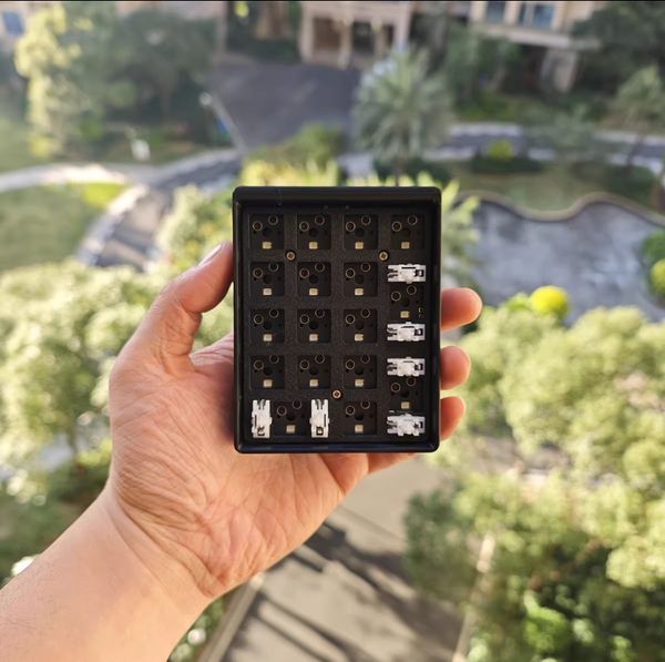 DS17 Macro Programmable RGB 17 Keys 5 Pin Hotswappable Numpad Barebone