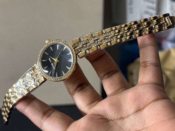 MK STONE BEZEL GOLD BLACK DIAL