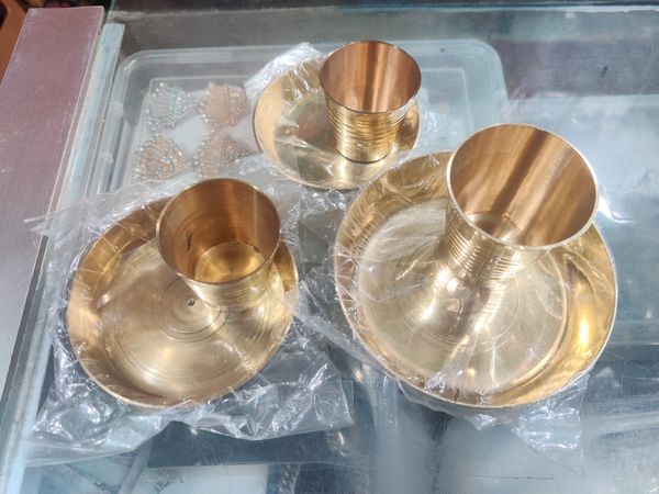 পিতলের থালা গ্লাস
