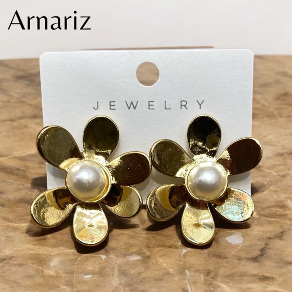 Gold-tone Top 11