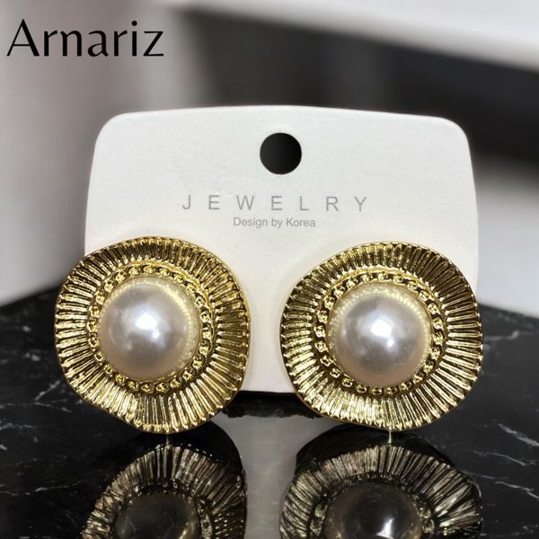 Gold-tone top 12