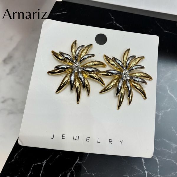 Gold-tone top 28
