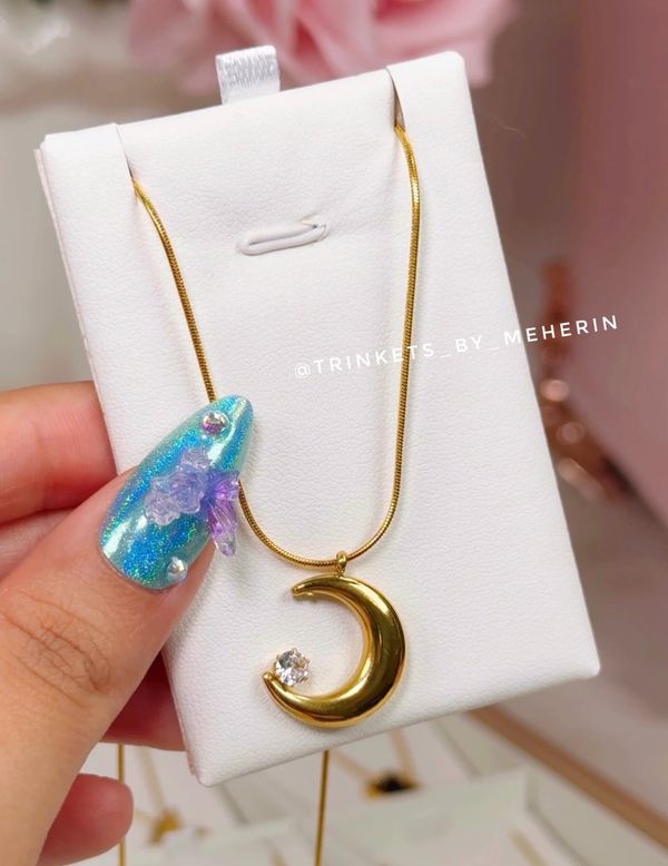 Half moon stone neckpiece (BESTSELLER)