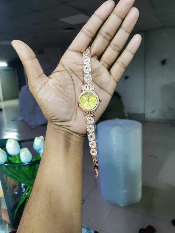 Casual leadys watch
