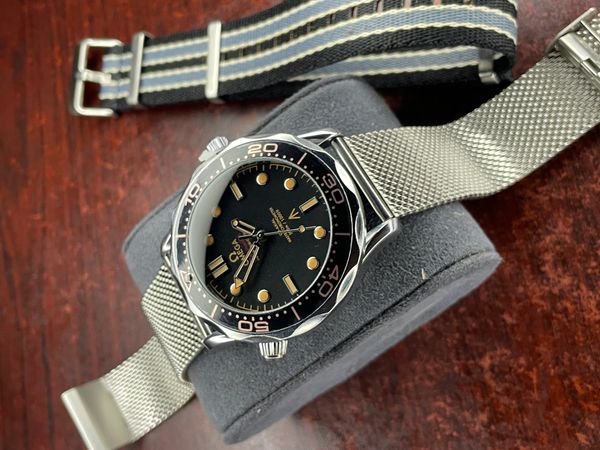 Omega 007 James Bond Edition With Free Nato Belt