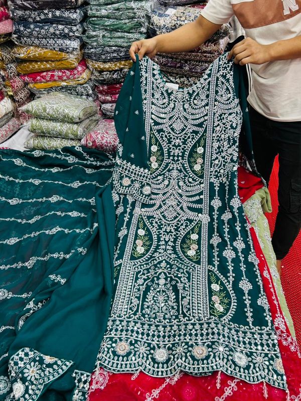 DRESS