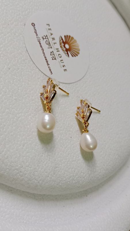 Prarl Ear Ring