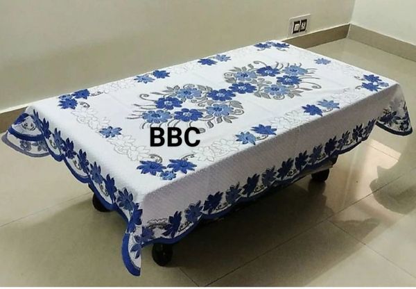 Deaisy Blue and White Bouquet 4 seater (centre) table cover (60/40 inch)