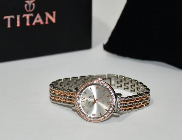 w -watch