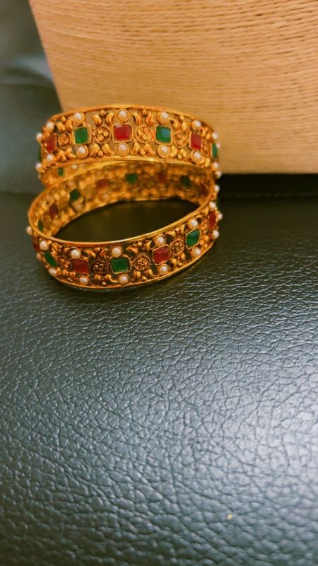 stone n pearl churi