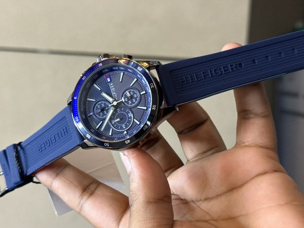 HILFIGER CHRONIGRAPH SILICONE BLUE BELT BLUE BEZEL WITH BRAND BOX