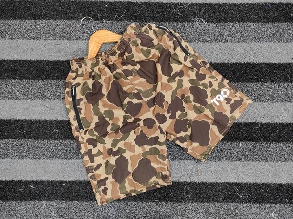 Trendy army print shots
