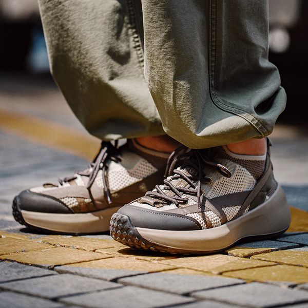 Premium lightweight and breathable sneakers.