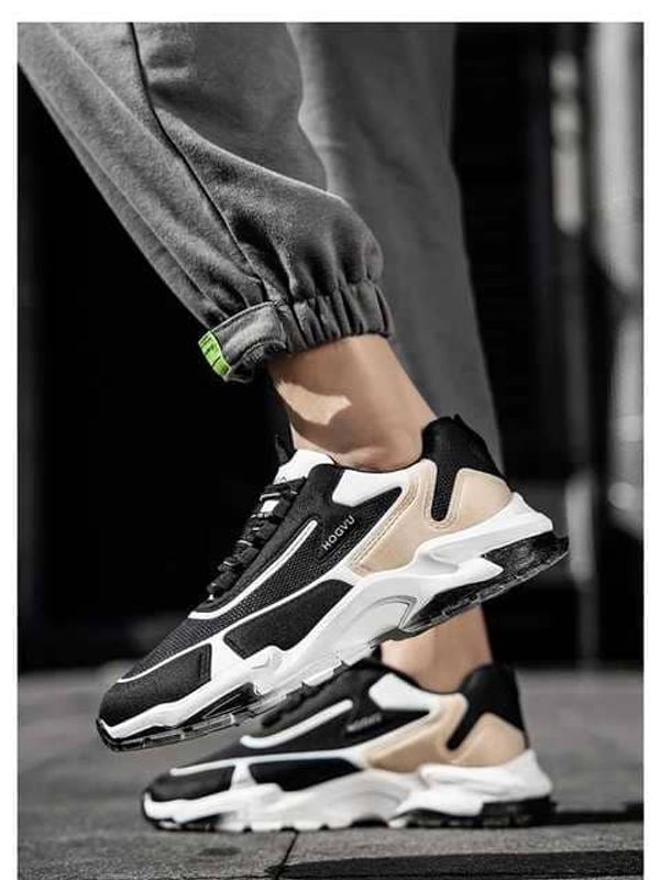 KE sports shoe