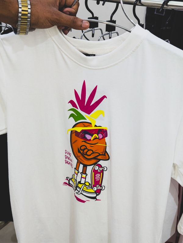 Stay fresh,// unisex fit// T-shirt