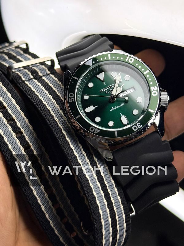 SEIKO DAY DATE SILICONE GREEN WITH FREE NATO