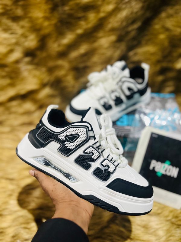 A23 Sneakers