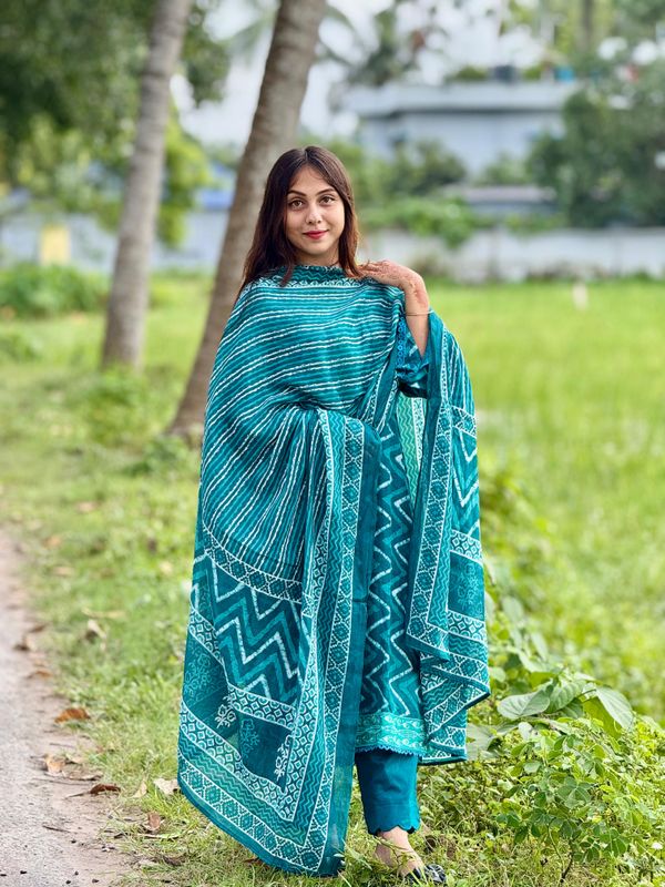 গঙ্গা থ্রি পিস