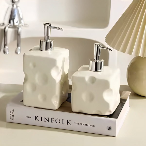 Luxury Ceramic Sitting Rabbit Cheese Liquid Soap Dispenser
