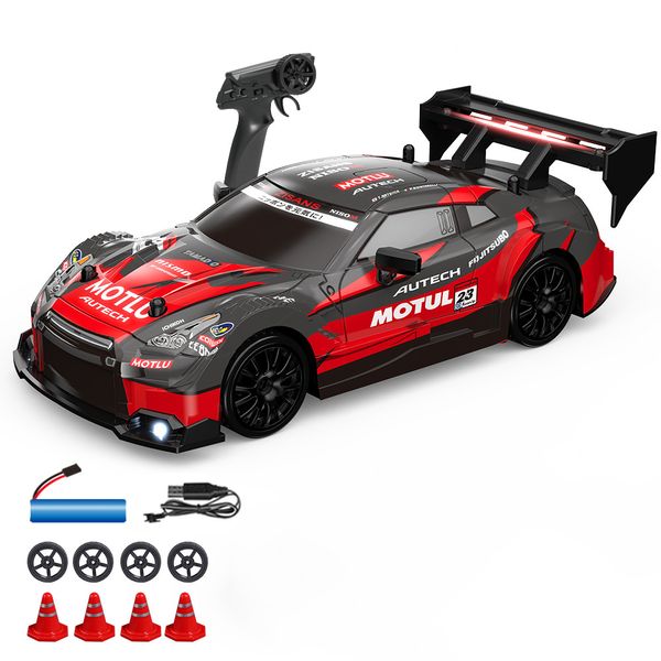 Nissan GT-R (R35) 4WD RC Drift Car With Triple Battery Tires Traffic Cones