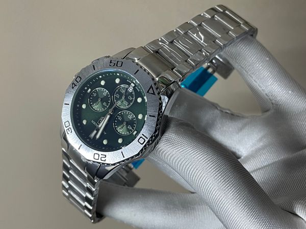 TAG AQUARACER SILVER BODY GREEN DIAL