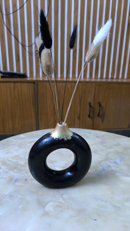 donut vase ( black+ golden ) ( without flower)