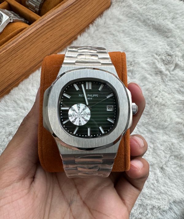Patek Philippe nautilus deep green dial