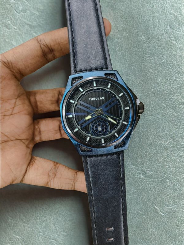 Tubular men's watch