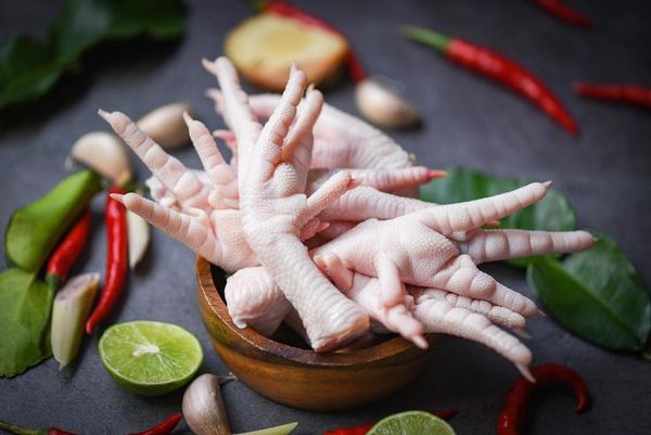 Fresh Chicken Feet – Cleaned, Ready to Cook