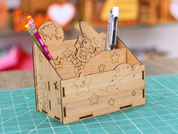 Kid Desk Train Holder