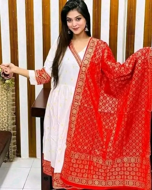 চায়না লিলেন রেডিমেড থ্রি পিস সেট – সুতি ওড়না ও বাটারসিল্ক সেলোয়ার সহ