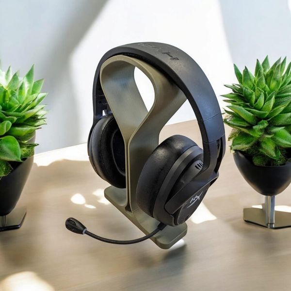Simple headphone stand