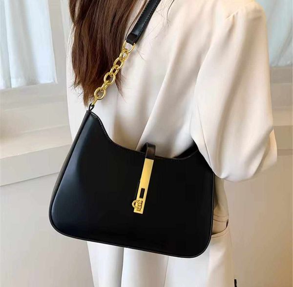 Fashion woman shoulder bagMetarial: pu latherColor: Black /white/chocolate