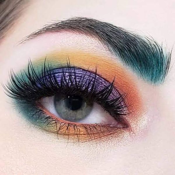 🌈Colorful  Rainbow Eye shadow pallet🌈