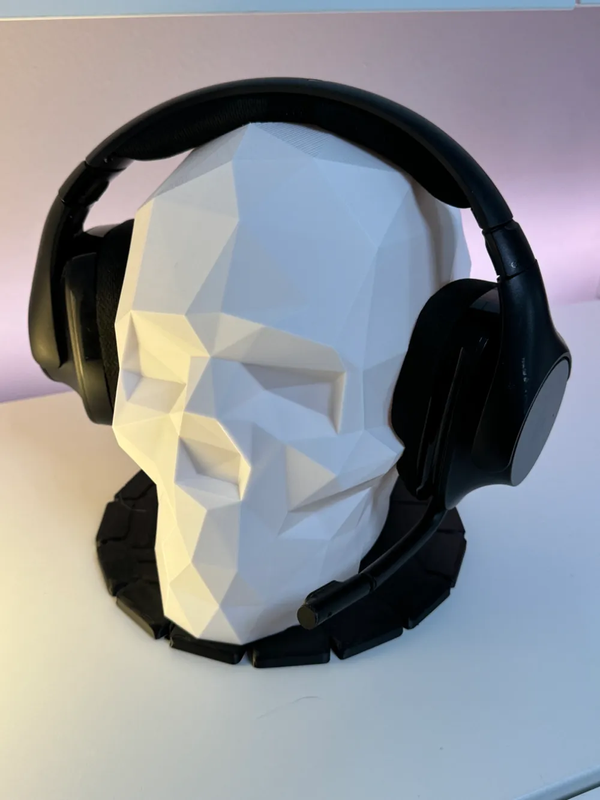 Headphone Stand low poly skull Head